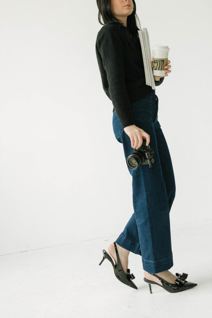 Clean, modern brand photo with natural light at Studio North for Alexia Rodriquez’s brand session